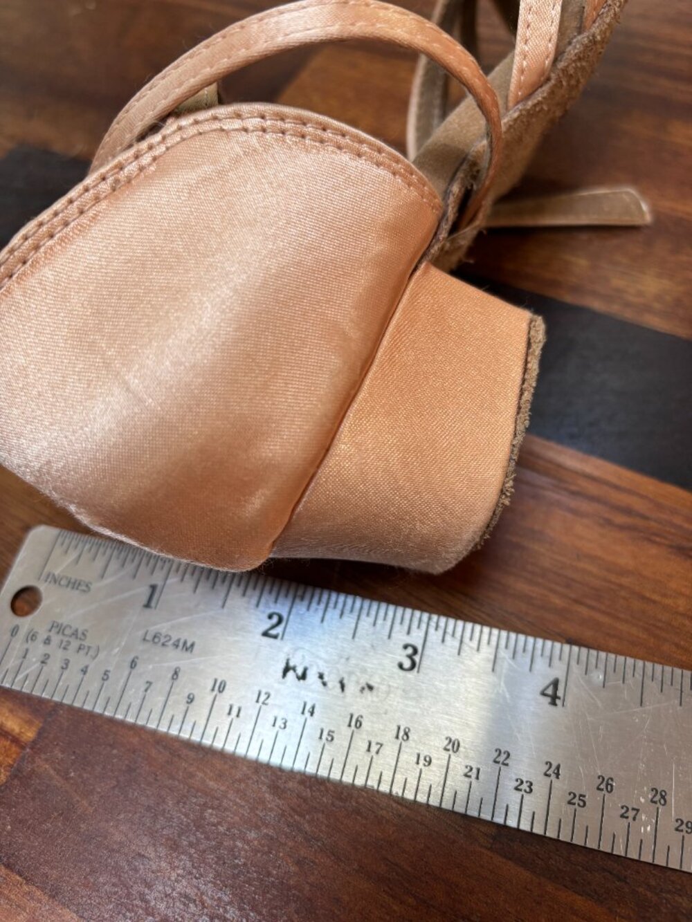 Latin Ballroom Shoes, Tan, LITTLE KIDS SIZE 2.5, 1 inch heal. EXCELLENT Cond. - Picture 7 of 8